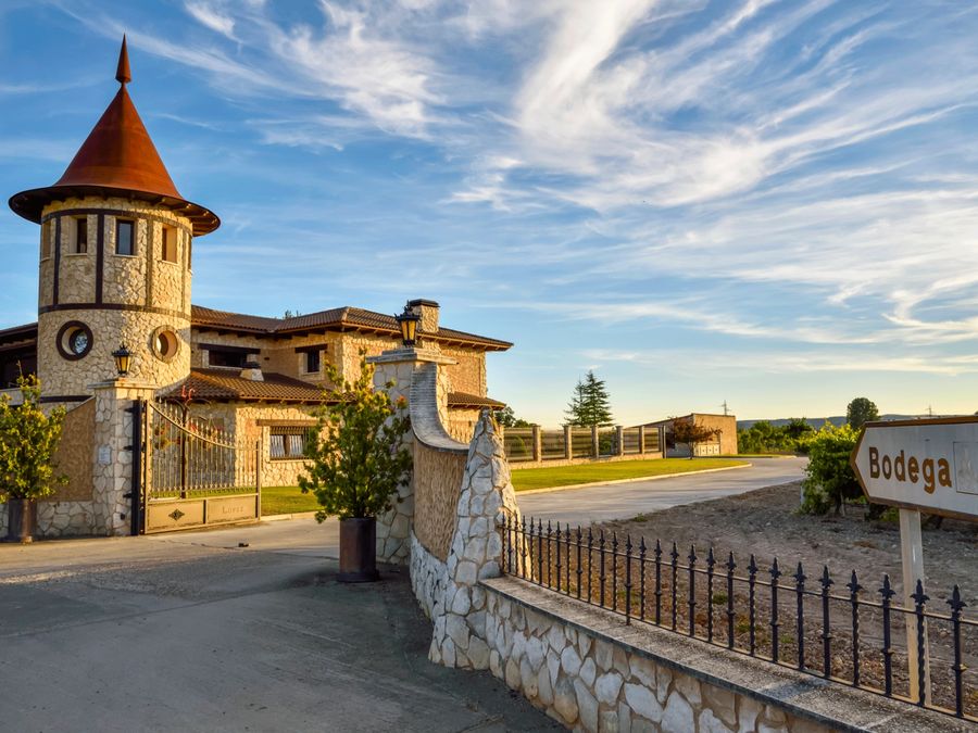 Logotipo Bodegas López Cristóbal