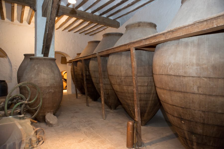 Tinajas Bodegas Más que Vinos